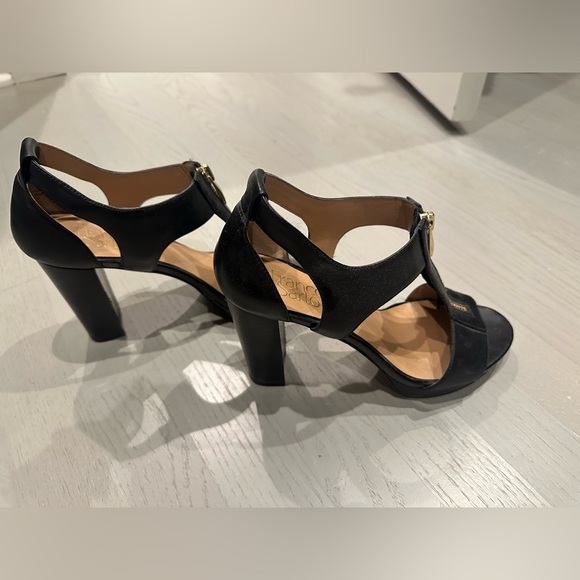 Black Zipper Sandals - Picture 3 of 4